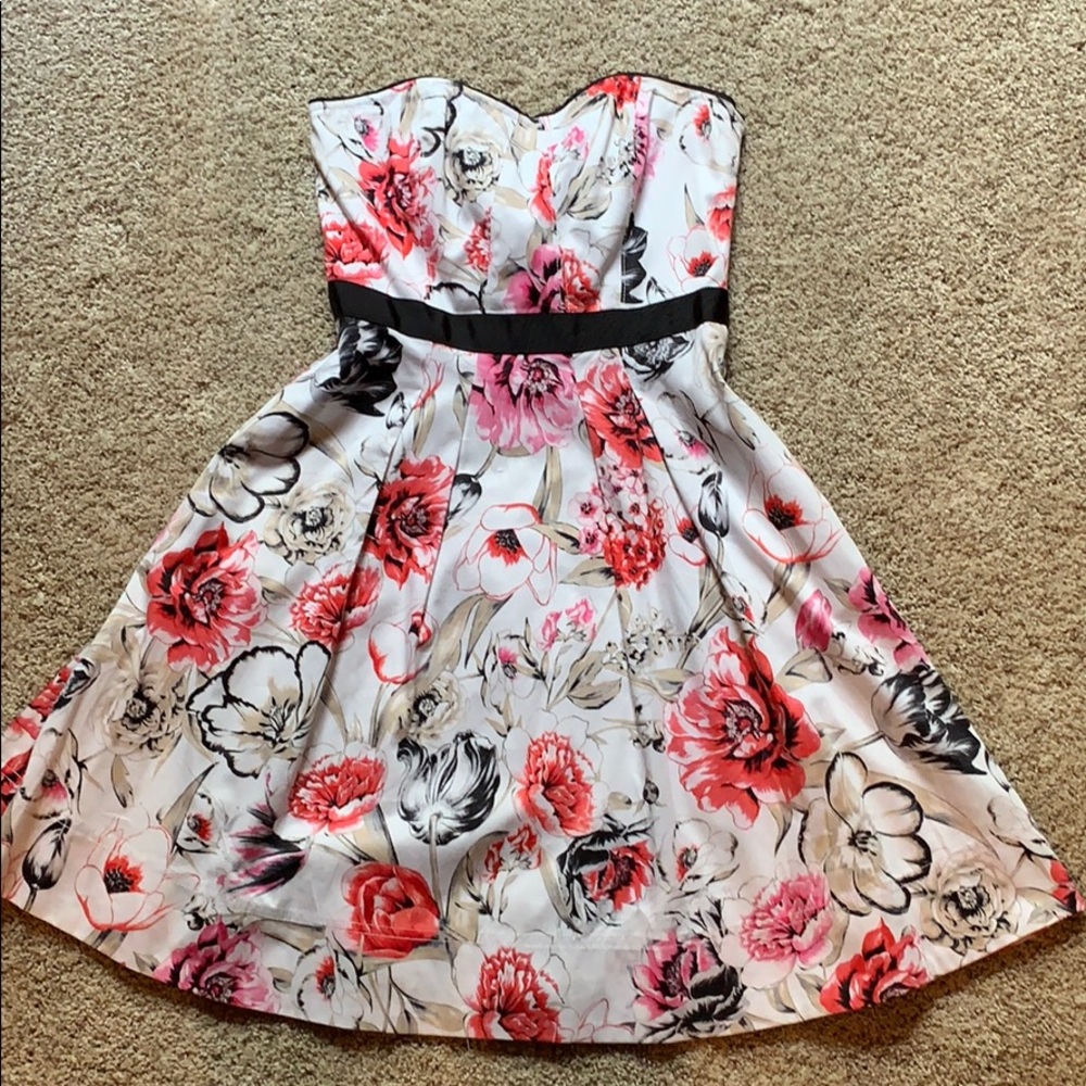 White House Black Market Strapless Dress